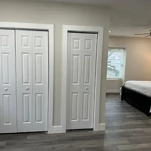 Deluxe Whit Laundry Tampa